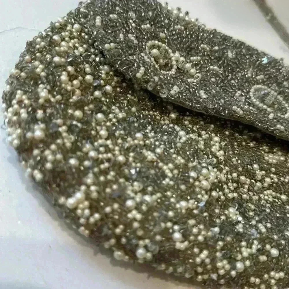 Vintage style Beaded silver dressy small purse - Picture 2 of 9